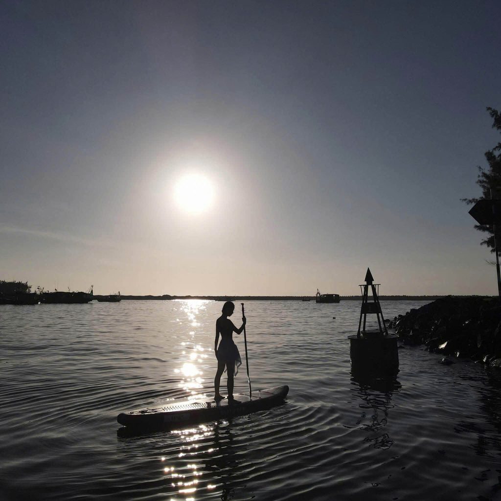 Chèo SUP trên biển 