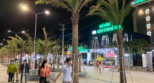 Phố đi bộ Hồ Tràm